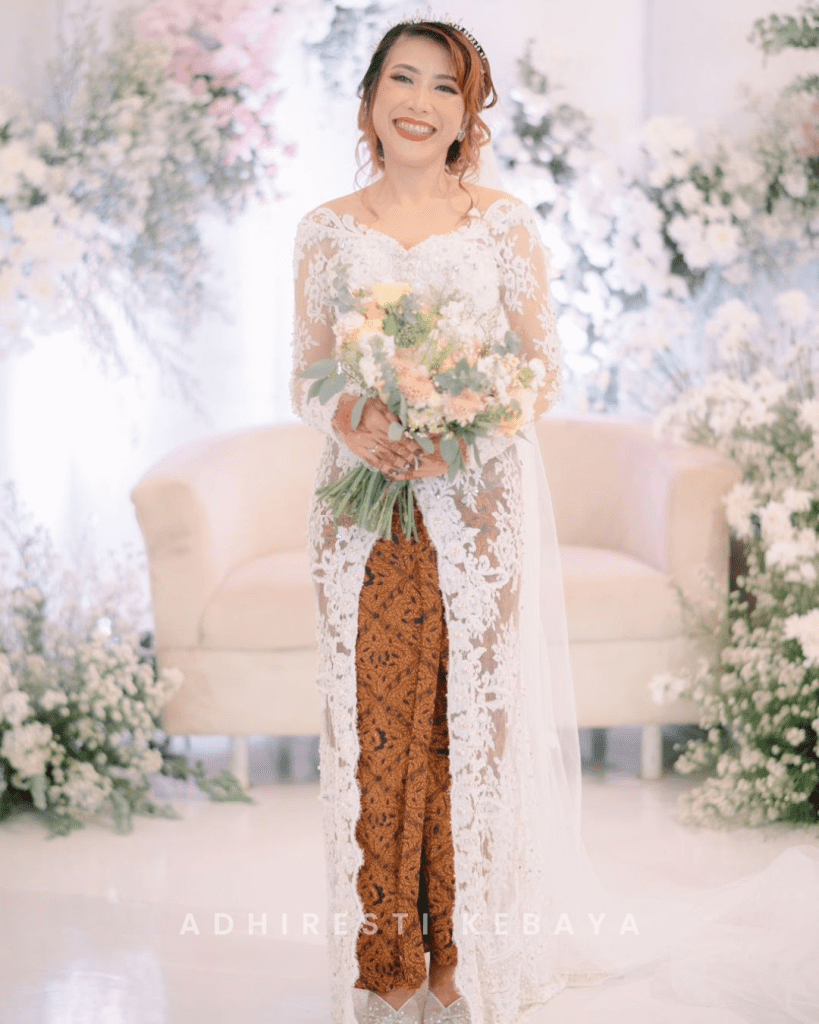 Kebaya Resepsi