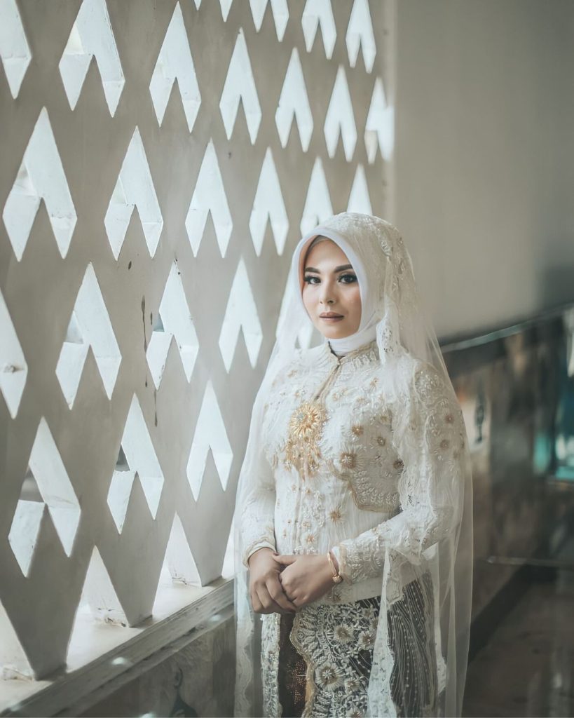 Jahit Kebaya Pengantin + Bahan Jahit Kebaya Pengantin + Bahan