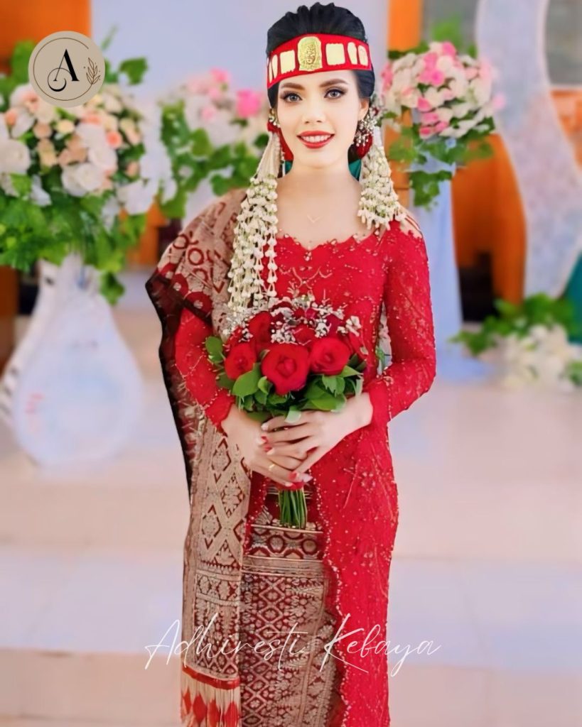 Kebaya Panjang selutut - Adhiresti Kebaya Kebaya Semi-Eksklusif-1
