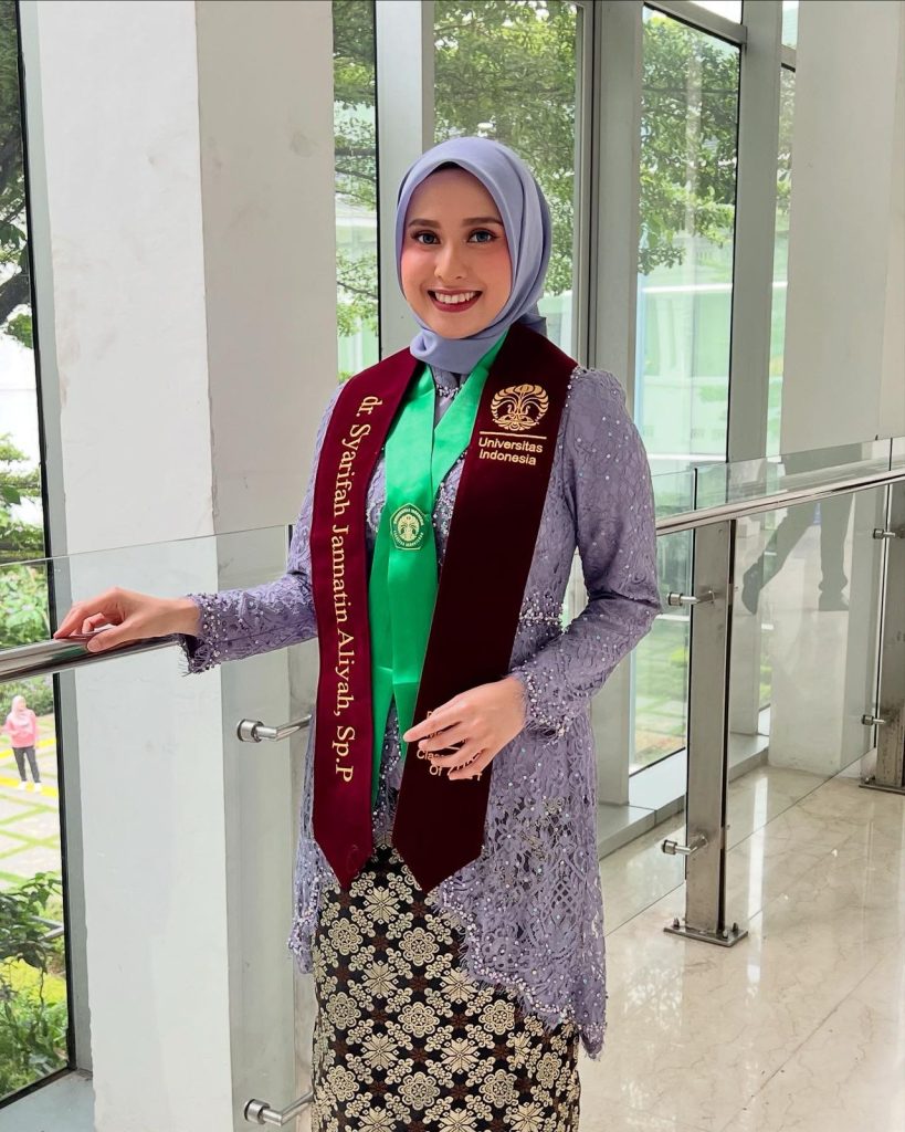 Kebaya Wisuda - Adhiresti Kebaya Kebaya-Wisuda-2